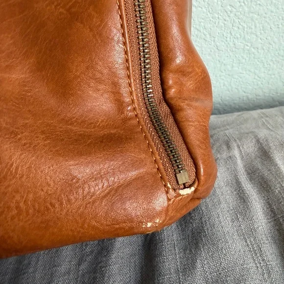 La Mere Vegan Leather Backpack Original - Picture 3 of 13